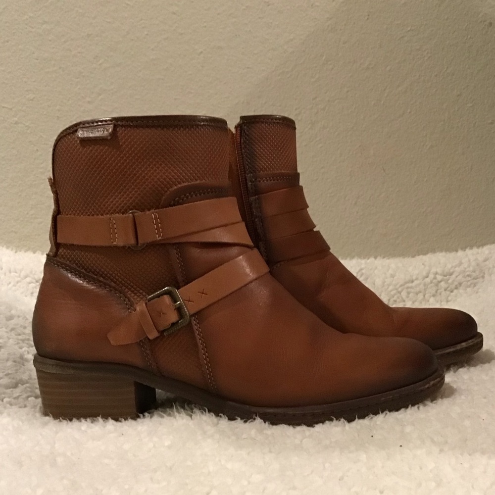 Pikolinos Ankle Boot size 37 (US size 6.5-7)
